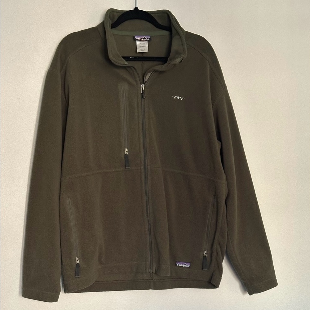 Vintage patagonia zip up jacket. Size XL.